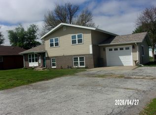 2303 N State Route 1, Watseka, IL 60970