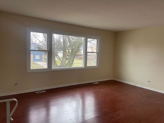 3rd image of 19030 Cedar Ave