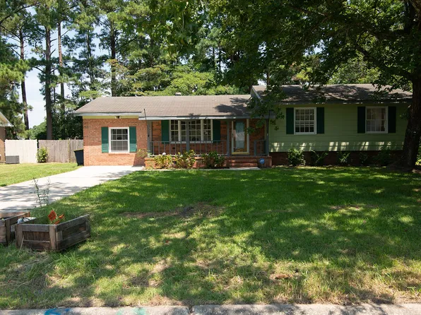 124 Carolina Cir, Jacksonville, NC 28546