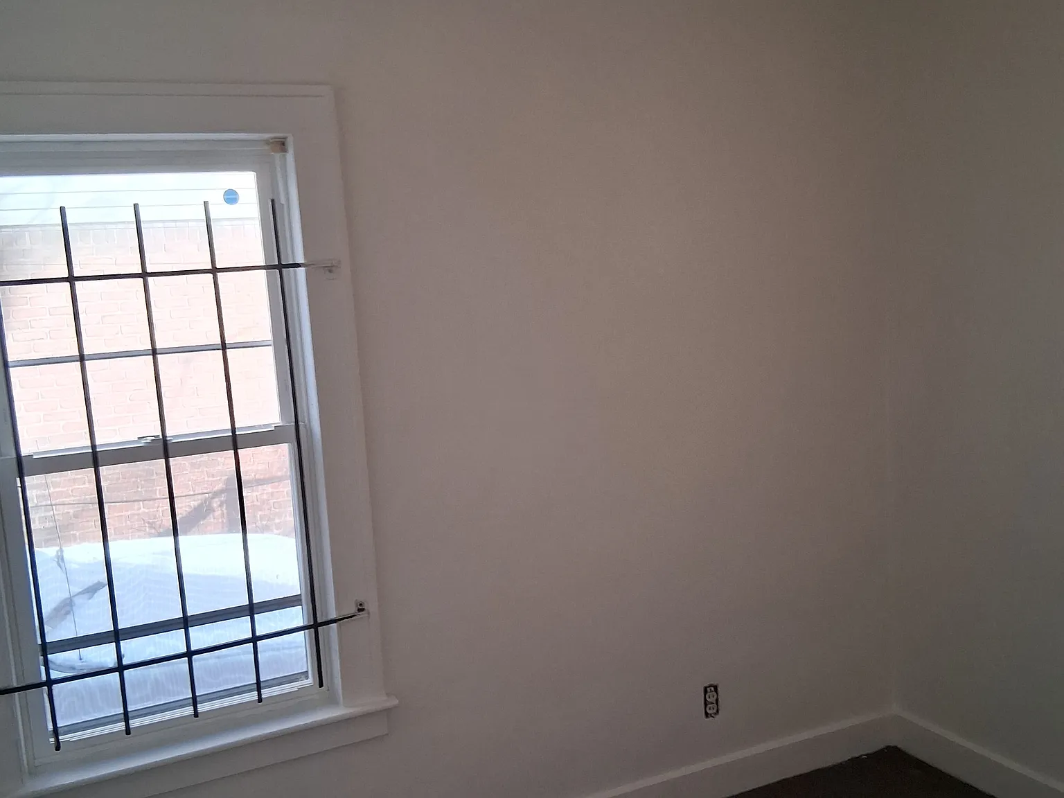 2 bed, 1400 sqft, $1,050 — Photo 2