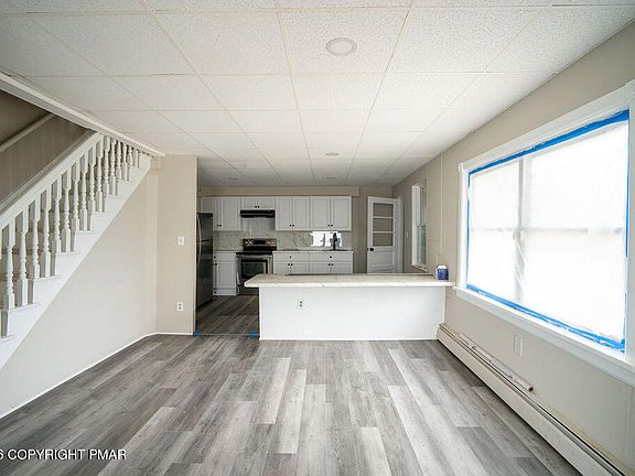 4th image of 10-12 Beekman St