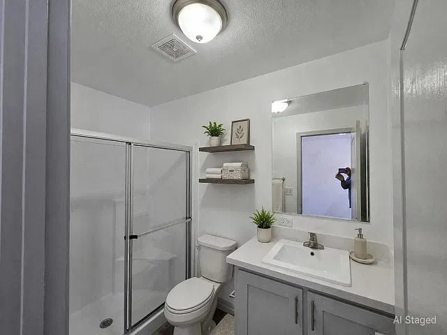 2 bed, 896 sqft, $1,700 — Photo 4