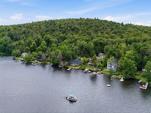 5th image of 279 Old Pond Rd