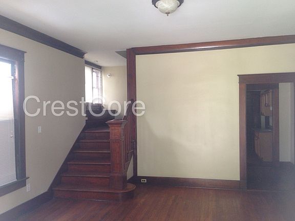 3rd image of 125 N Evergreen St