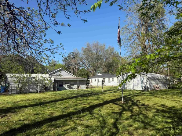 813 Eaton St, Corning, AR 72422
