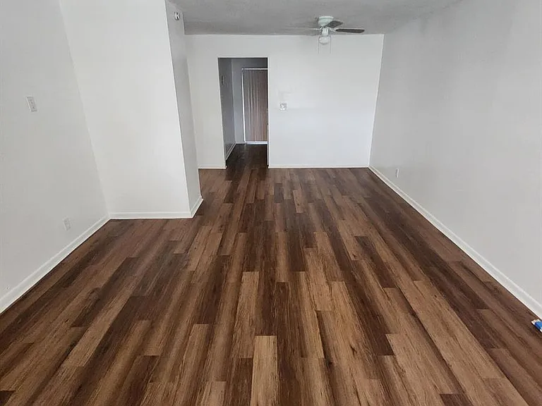 5421-5425 NW 15th Ct #5425 — Photo 3