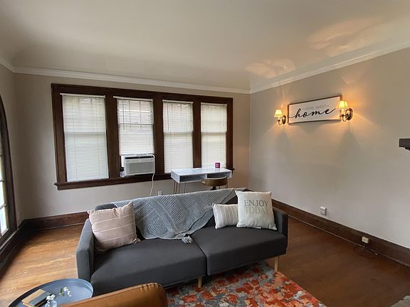 3rd image of 2287 N Lake Dr