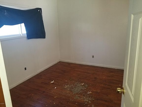 3rd image of 68 W Rotterdam Ave