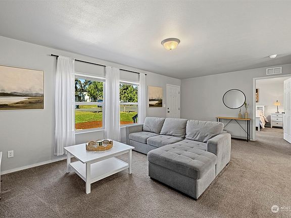 4th image of 20215 66th Avenue Court E