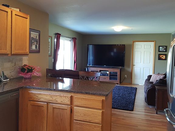 3rd image of 2434 Highland View Dr