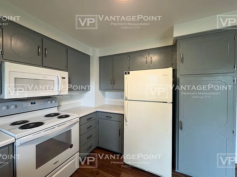 1713 Edgehill Dr — Photo 9