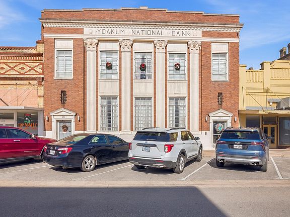 2nd image of 207 W Grand Ave