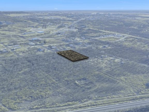 3rd image of 101 N Lockhart St