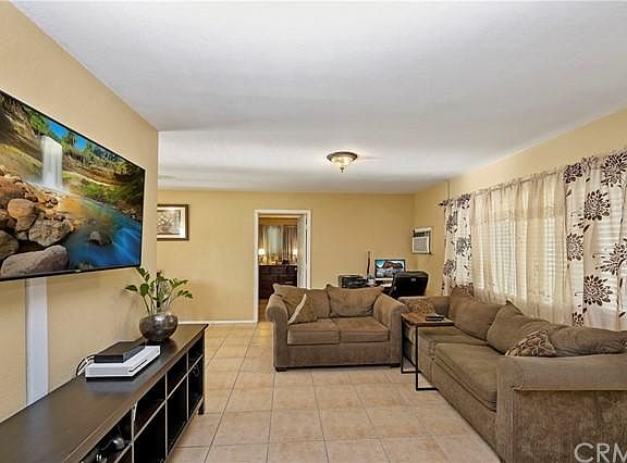 5th image of 15440 Lassalette St