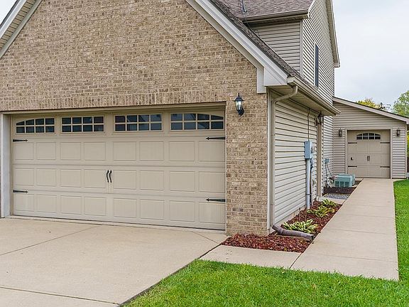 2nd image of 124 Kenton Ct