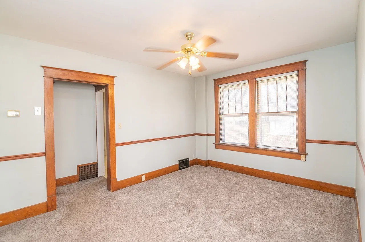 306 Brooks St — Photo 4
