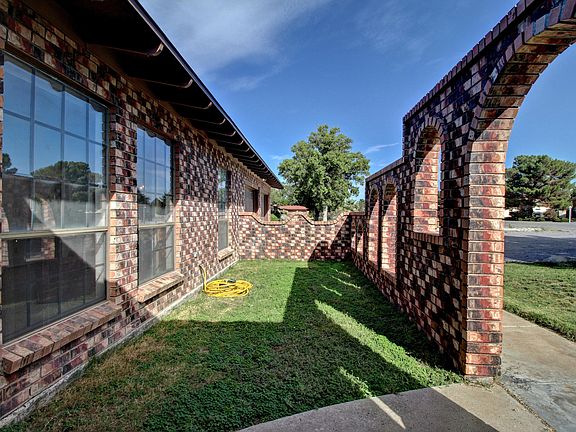 4th image of 2445 Janet Ann Ln