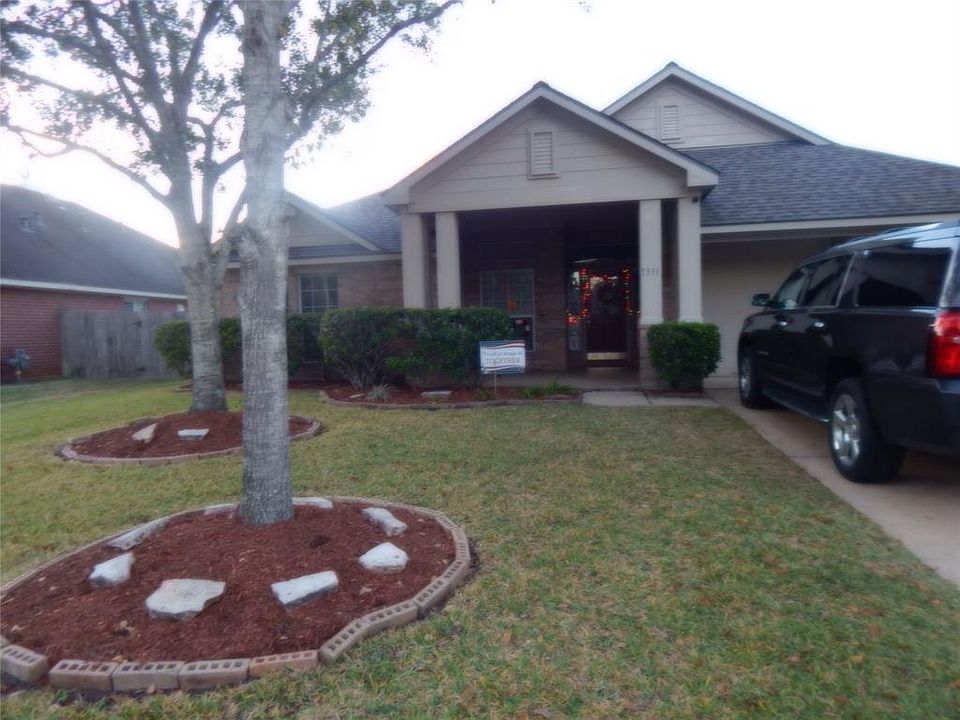 1st image of 1331 Leigh Gardens Dr