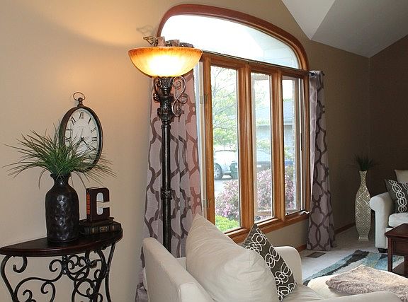 5th image of 612 Dartmouth Ln