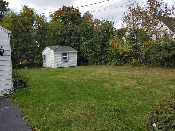 2nd image of 8620 Howard Dr