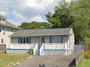149 Little East Neck Road S, Babylon, NY 11702