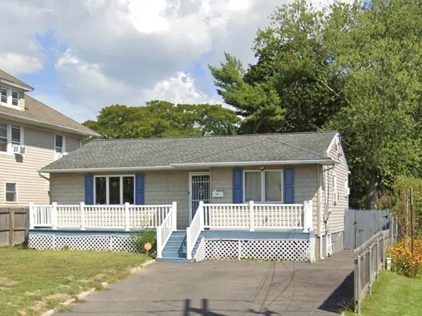 149 Little East Neck Road S, Babylon, NY 11702