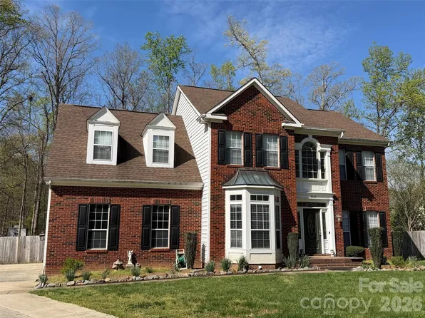 3047 Pinewood Hill Dr, Matthews, NC 28105