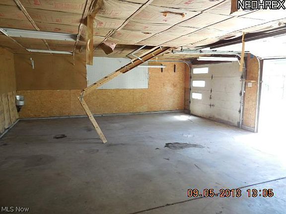 5th image of 439 W 10th St