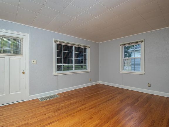 5th image of 1227 30th St