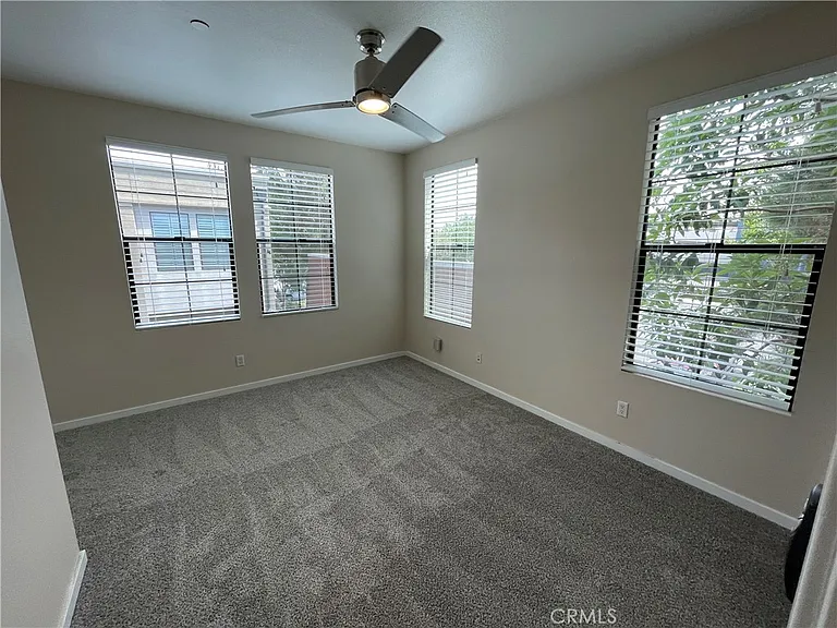 501 W Maple Ave — Photo 43