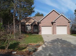 916 Silver Bluff Cir, Branson West, MO 65737