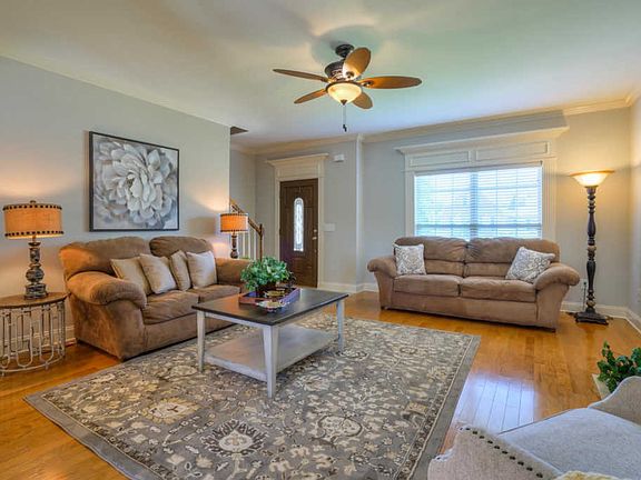5th image of 3328 Goddard Ct