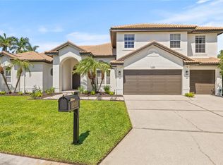 1220 Darlington Oak Cir NE, Saint Petersburg, FL 33703