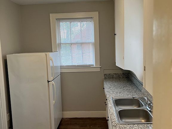 4th image of 601 N Grove St #C