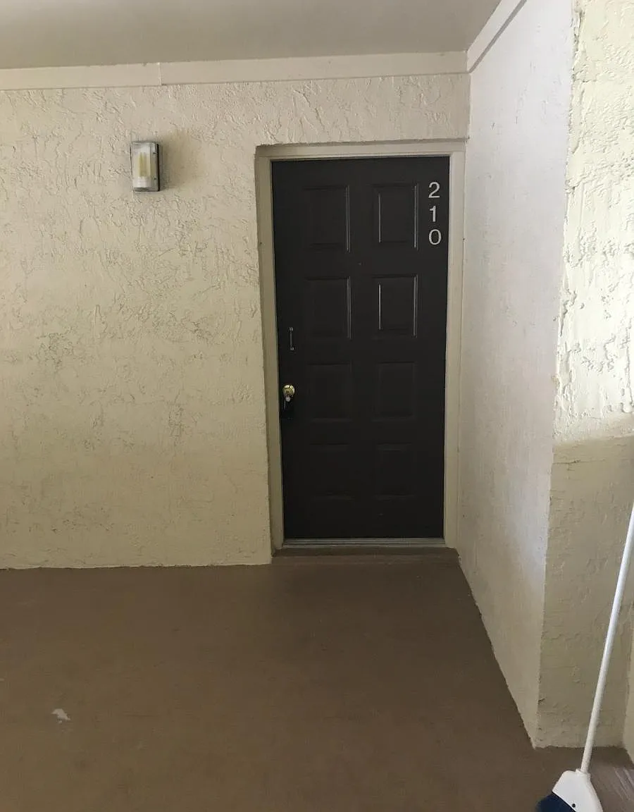 6106 Curry Ford Road — Photo 1