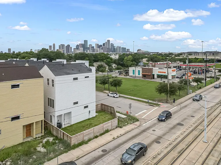 3468 Bremond St — Photo 16