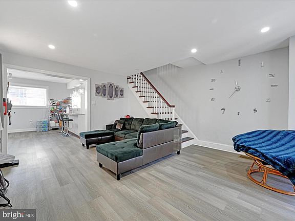 5th image of 291 N Wycombe Ave
