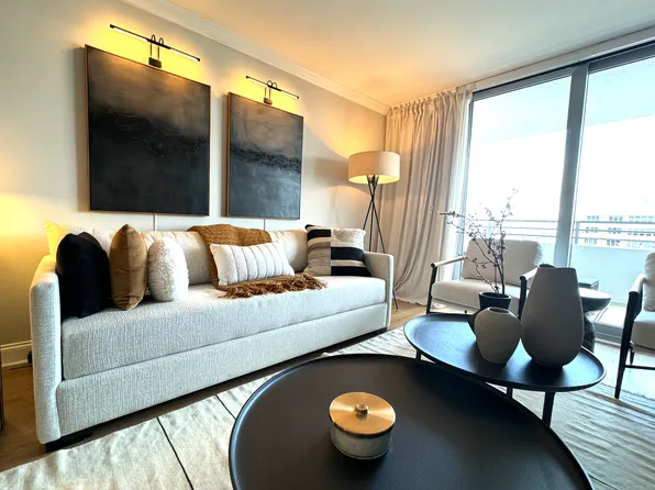 5555 Collins Ave, Miami Beach, FL