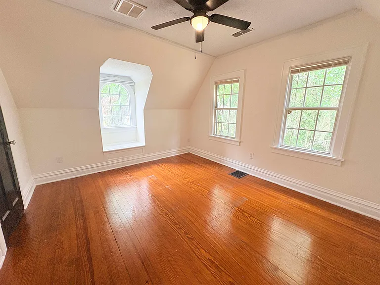 212 Barbourville Dr — Photo 31