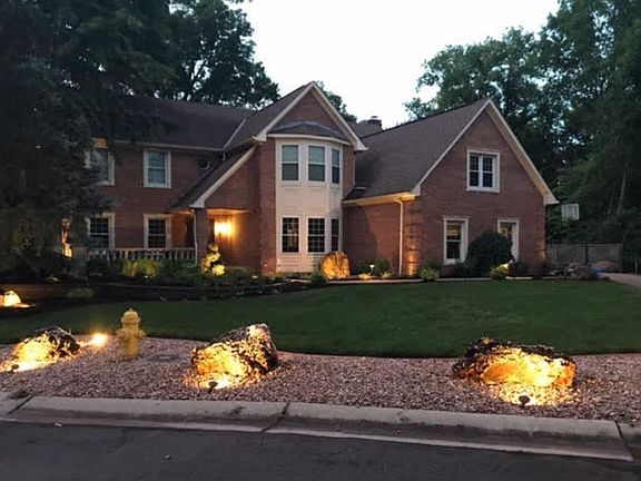 2nd image of 5350 Woods Edge Ct