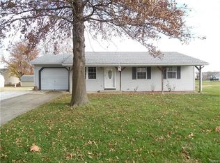 502 S Hickory St, Smithton, IL 62285