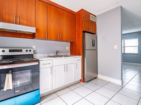 5th image of 4061 N Dixie Hwy APT 14