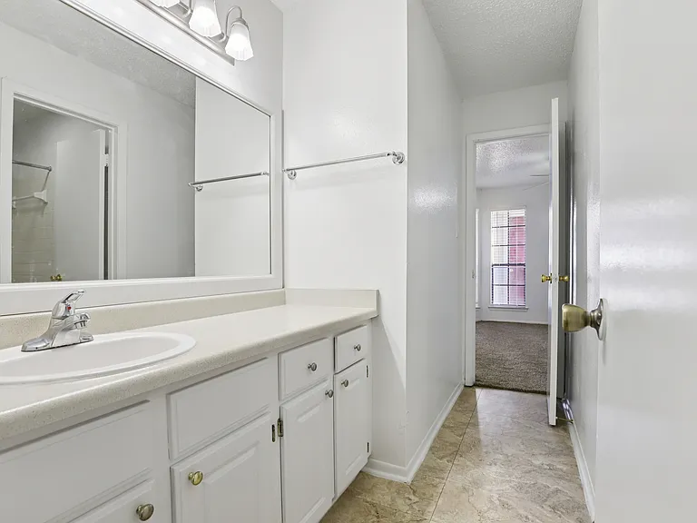 Winding Creek Apartments — Photo 41
