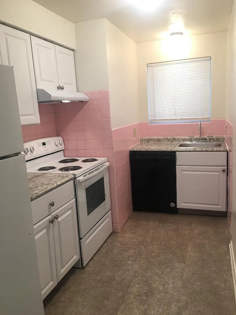 Parkdale Apartments, LLC — Photo 1