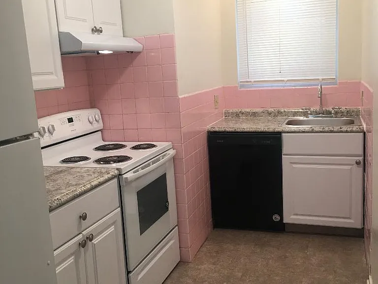 Parkdale Apartments, LLC — Photo 1