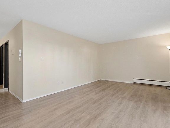 2nd image of 2222 Cambridge St #112