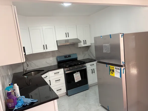 5974 Fresh Pond Rd Floor 2, Maspeth, NY 11378
