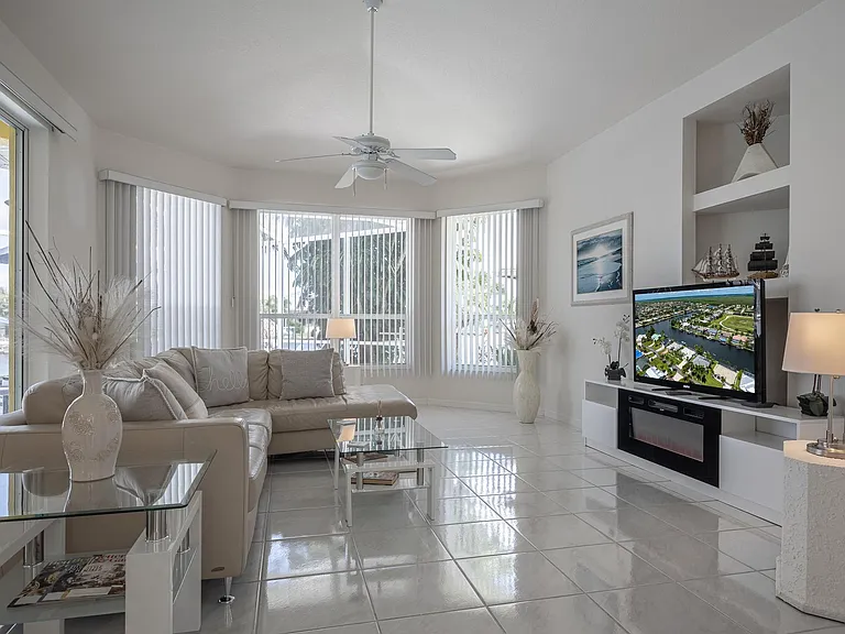 4412 SW 26th Ave — Photo 11
