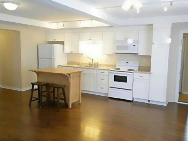 9535 Lee Cir #A — Photo 2