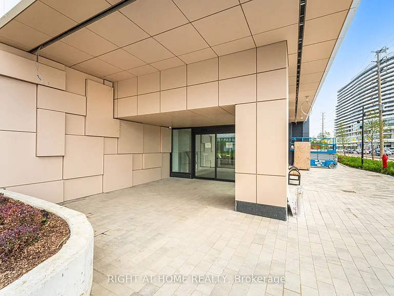 2485 Eglinton Ave W #1401 — Photo 37